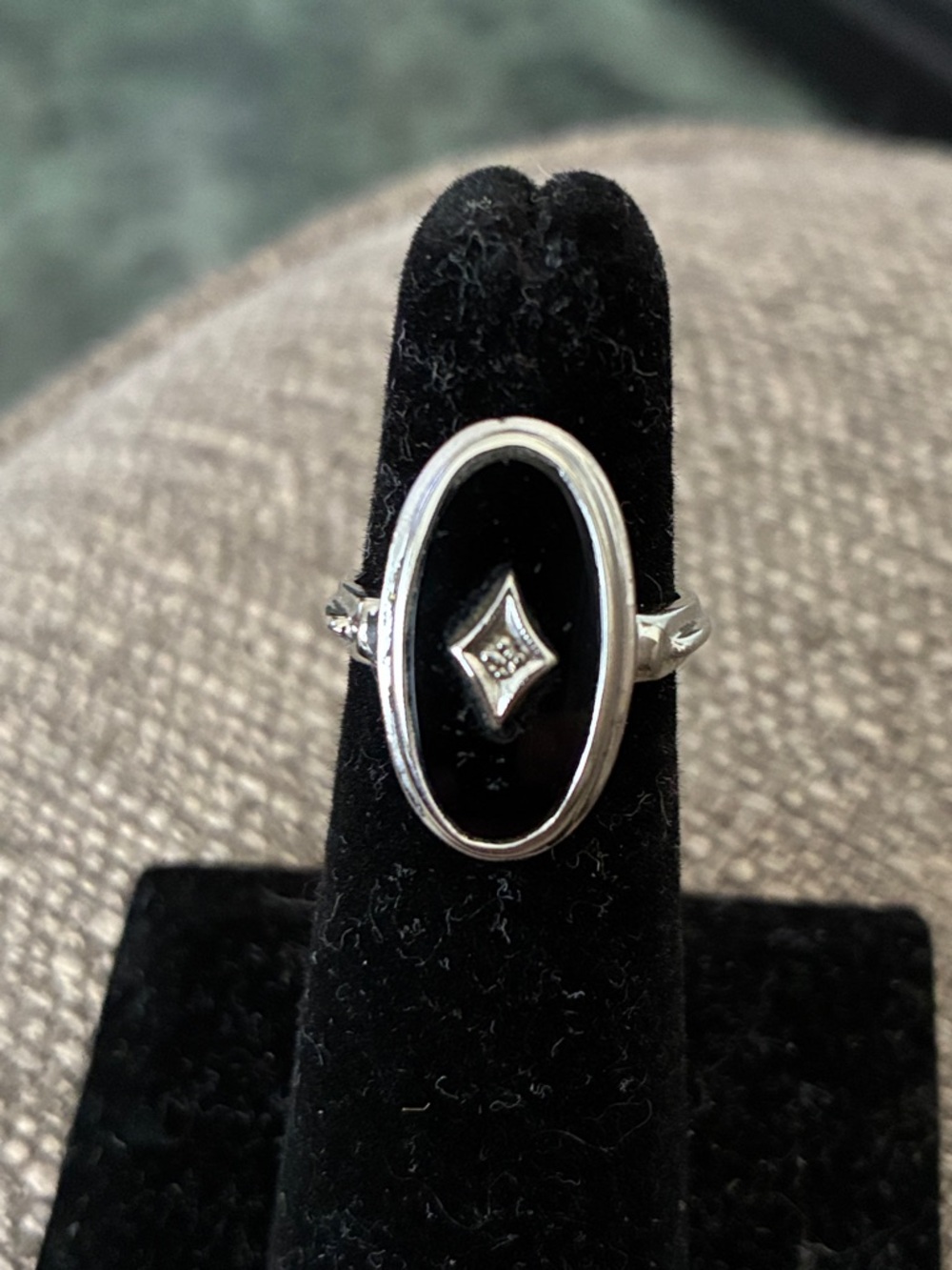 Vintage 10k White Gold Oval Onyx Ring with Center Accent Diamond